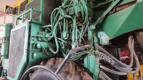 ขาย รถตัดอ้อย AUSTOFT ปี 97 สภาพพร้อมใช้งาน เครื่องดี ปั้มดี ราคาคุยกันได้ครับ