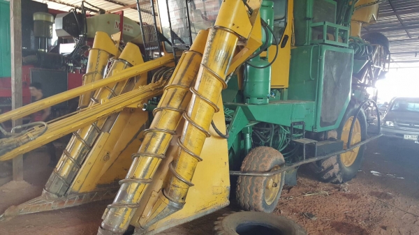 ขาย รถตัดอ้อย AUSTOFT ปี 97 สภาพพร้อมใช้งาน เครื่องดี ปั้มดี ราคาคุยกันได้ครับ