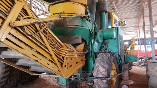 ขาย รถตัดอ้อย AUSTOFT ปี 97 สภาพพร้อมใช้งาน เครื่องดี ปั้มดี ราคาคุยกันได้ครับ