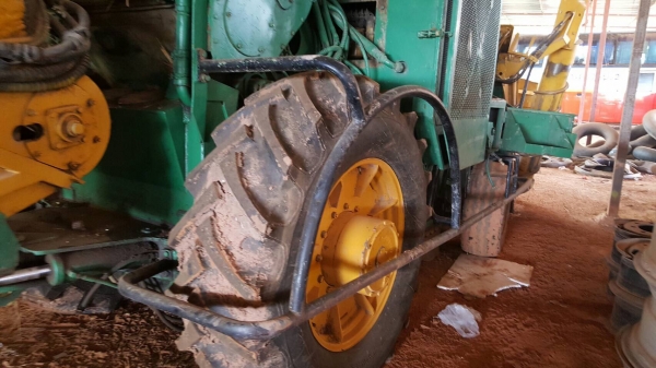 ขาย รถตัดอ้อย AUSTOFT ปี 97 สภาพพร้อมใช้งาน เครื่องดี ปั้มดี ราคาคุยกันได้ครับ