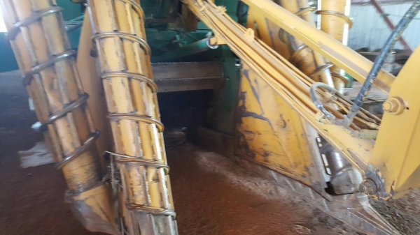 ขาย รถตัดอ้อย AUSTOFT ปี 97 สภาพพร้อมใช้งาน เครื่องดี ปั้มดี ราคาคุยกันได้ครับ