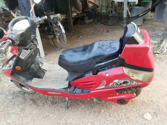 รถมอเตอร์ไซค์ไฟฟ้าขนาด 500 W. ใช้แบต 12 V. 4 ก้อน