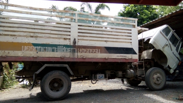 HINO หกล้อ 130 แรง HINO หกล้อ 130 แรง