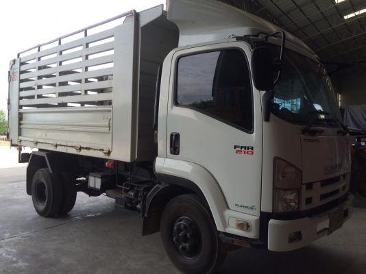 Isuzu frr 210  ปี2554 รถสวยสดมือเดียวออกห้าง ใข้งานมาแล้ว70,000 กม. กระบะดั้ม. Arm. รั้วสูงหกเส้น ยาว 4.00 ม กว้าง2.10 ม. ขาย 950,000 บาทคะ