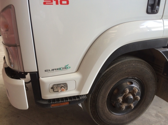 Isuzu frr 210  ปี2554 รถสวยสดมือเดียวออกห้าง ใข้งานมาแล้ว70,000 กม. กระบะดั้ม. Arm. รั้วสูงหกเส้น ยาว 4.00 ม กว้าง2.10 ม. ขาย 950,000 บาทคะ