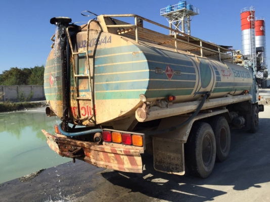 รถสิบล้อน้ำ