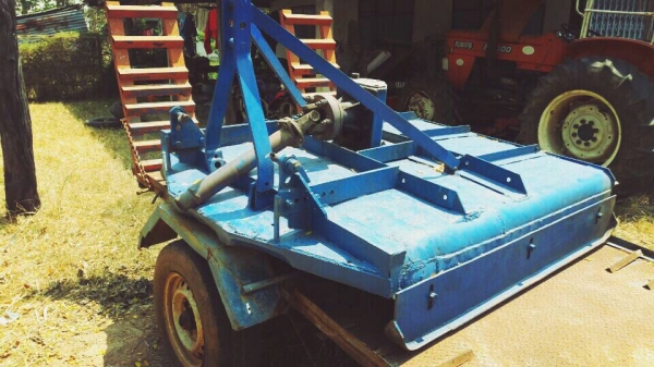 ==>ตัดหญ้ารถไถใหญ่ Howard ขนาด 1.7 ราคาถูก