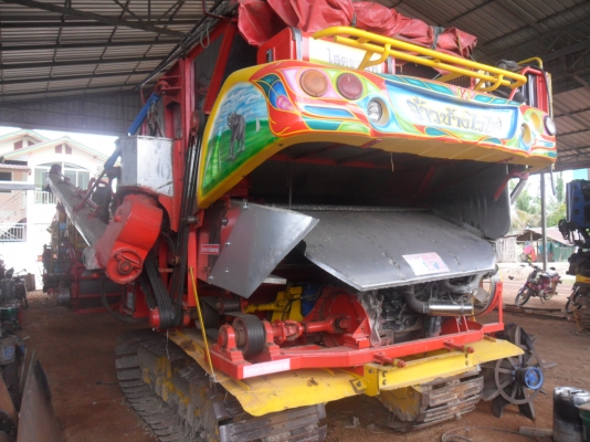 ขายรถเกี่ยวจ้าวช้าง ปี 53 สวยๆ พร้อมใช้งาน  ราคาต่อรองได้ ติดต่อช่างหมึก 087-5262494 และ 094-7452226