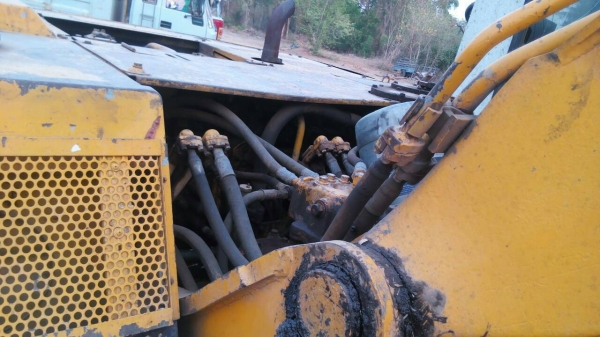 ขาย KOMATSU PC 200-5 สภาพสวยพร้อมใช้ ติดต่อ คุณ อ๊อฟ พิจิตร 086-737-9991 ขาย KOMATSU PC 200-5 สภาพสวยพร้อมใช้ ติดต่อ คุณ อ๊อฟ พิจิตร 086-737-9991