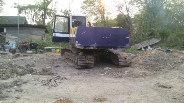 ขาย KOMATSU PC 200-5 สภาพสวยพร้อมใช้ ติดต่อ คุณ อ๊อฟ พิจิตร 086-737-9991 ขาย KOMATSU PC 200-5 สภาพสวยพร้อมใช้ ติดต่อ คุณ อ๊อฟ พิจิตร 086-737-9991