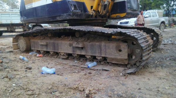 ขาย KOMATSU PC 200-5 สภาพสวยพร้อมใช้ ติดต่อ คุณ อ๊อฟ พิจิตร 086-737-9991 ขาย KOMATSU PC 200-5 สภาพสวยพร้อมใช้ ติดต่อ คุณ อ๊อฟ พิจิตร 086-737-9991