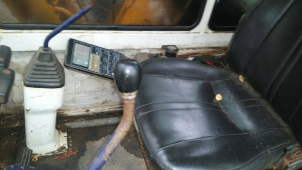 ขาย KOMATSU PC 200-5 สภาพสวยพร้อมใช้ ติดต่อ คุณ อ๊อฟ พิจิตร 086-737-9991 ขาย KOMATSU PC 200-5 สภาพสวยพร้อมใช้ ติดต่อ คุณ อ๊อฟ พิจิตร 086-737-9991