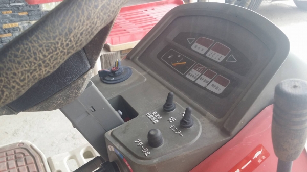 รถดำนานั่งขับ YANMAR รุ่น RR5 เก่าญี่ปุ่น  ดำนา 5 แถว สภาพสวย เครื่องยนต์ติดง่าย สภาพสวยพร้อมใช้งาน ไม่เคยใช้งานในไทย