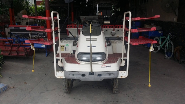 รถดำนานั่งขับ YANMAR รุ่น RR5 เก่าญี่ปุ่น  ดำนา 5 แถว สภาพสวย เครื่องยนต์ติดง่าย สภาพสวยพร้อมใช้งาน ไม่เคยใช้งานในไทย