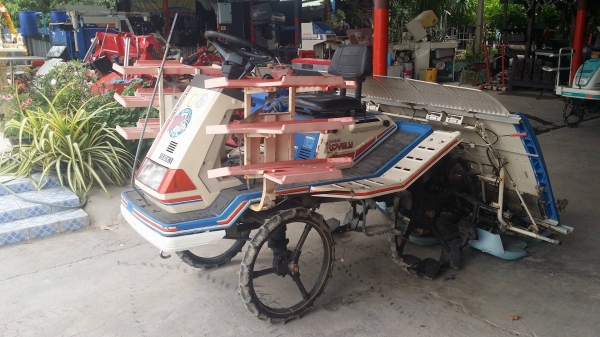 รถดำนานั่งขับ ISEKI  รุ่น PA500D เก่าญี่ปุ่น  ดำนา 5 แถว สภาพสวย เครื่องยนต์ติดง่าย สภาพสวยพร้อมใช้งาน