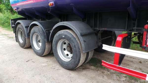 ขายด่วน!!! หางบรรทุกน้ำมัน 40,000 ลิตร 9 ช่อง สภาพพร้อมใช้งาน เอกสารครบพร้อมโอน ++ ติดต่อโดยตรงคุณตั้ม 081-9512529 ++