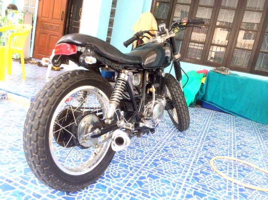 ขาย YAMAHA Sr400 ใช้งานปกติ เครื่องแห้งๆ ไม่มีเยิ้ม ขาย  38,000 บาท