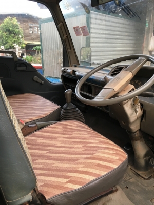 ISUZU NKR  4 ล้อ รถห้างแท้ เครื่อง 88 แรง สภาพพร้อมใช้  โทร 0892121146