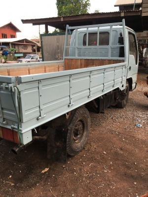 ISUZU NKR  4 ล้อ รถห้างแท้ เครื่อง 88 แรง สภาพพร้อมใช้  โทร 0892121146