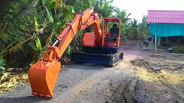 ขายรถขุด แบคโฮ nissan/hanix s&amp;b 30 ขนาด4.3ตัน เก่าญี่ปุ่นไม่เคยใช้งานในไทย  ขายด่วนครับ