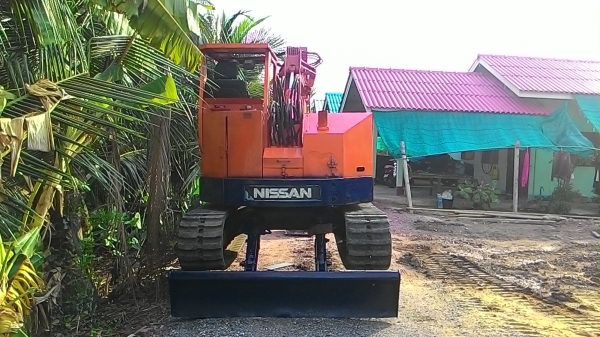 ขายรถขุด แบคโฮ nissan/hanix s&amp;b 30 ขนาด4.3ตัน เก่าญี่ปุ่นไม่เคยใช้งานในไทย  ขายด่วนครับ