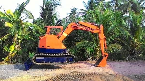 ขายรถขุด แบคโฮ nissan/hanix s&amp;b 30 ขนาด4.3ตัน เก่าญี่ปุ่นไม่เคยใช้งานในไทย  ขายด่วนครับ