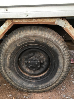 ISUZU NKR  4 ล้อ รถห้างแท้ เครื่อง 88 แรง สภาพพร้อมใช้  โทร 0892121146