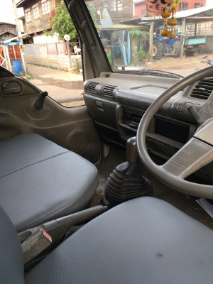 ISUZU NKR  4 ล้อ รถห้างแท้ เครื่อง 88 แรง สภาพพร้อมใช้  โทร 0892121146