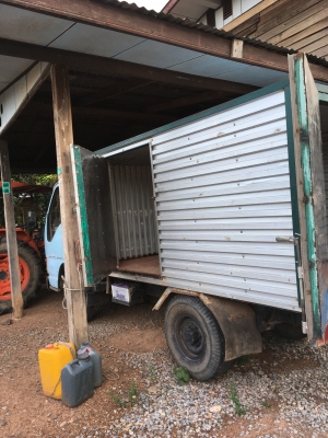 ISUZU NKR  4 ล้อ รถห้างแท้ เครื่อง 88 แรง สภาพพร้อมใช้  โทร 0892121146