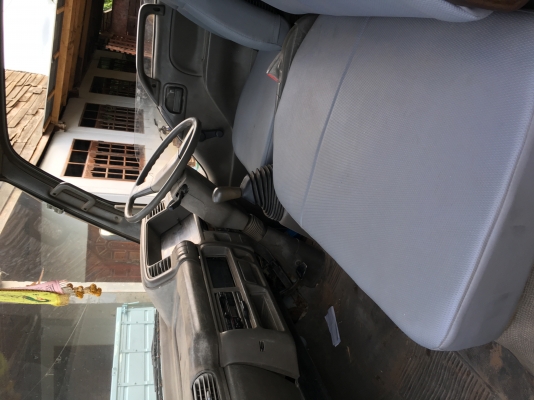 ISUZU NKR  4 ล้อ รถห้างแท้ เครื่อง 88 แรง สภาพพร้อมใช้  โทร 0892121146