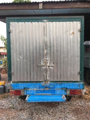 ISUZU NKR  4 ล้อ รถห้างแท้ เครื่อง 88 แรง สภาพพร้อมใช้  โทร 0892121146