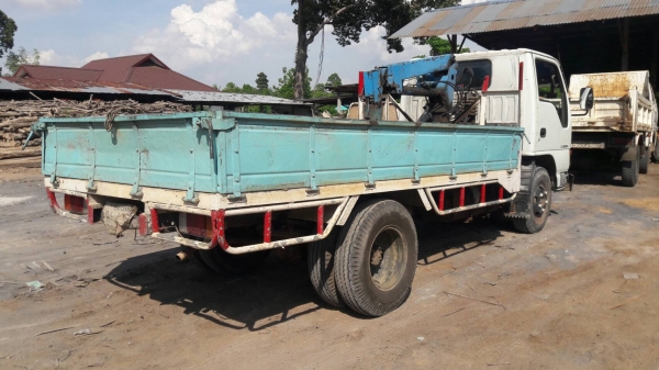 ขายรถหกล้อติดเครน