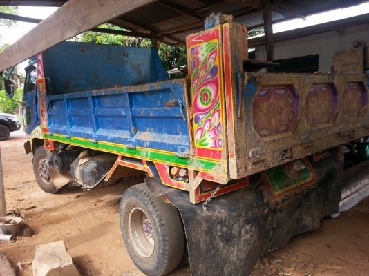 ขายรถดั้มHINO เครื่องWO6E 165แรง เครื่องดีแคชซีสวย ภายในสวย แอร์เย็น เอกสารใบอินวอย สนใจโทร 090-8588220คุณนะ 093-3258446คุณบิว หรือเข้าดูสินค้าอื่นๆได้ที่ www.narong2truck.com หรือ www.truck.in.th/498 หรือเพจFacebook ณรงค์ ซื้อขายรถมือสอง (เว็บไซต์ส่วนตัว