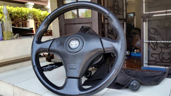 ขายพวงมาลัยยกคอ Skyline R34 ,, Celica ,, Impreza ,, Teana ,, V70 S60 S80 เก่าญี่ปุ่น