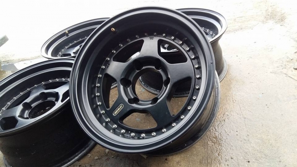 ขายล้อแม็กมือ2 w work 16" สีดำด้านสีเดิม  สนใจติดต่อ ตาเล็ก ล้อและยางครับ 081-3747940