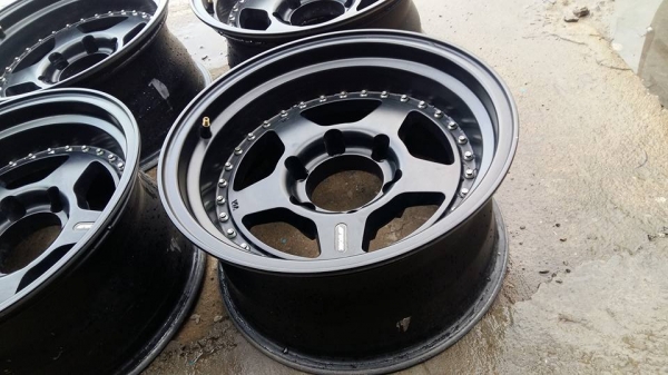 ขายล้อแม็กมือ2 w work 16" สีดำด้านสีเดิม  สนใจติดต่อ ตาเล็ก ล้อและยางครับ 081-3747940