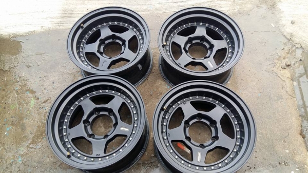 ขายล้อแม็กมือ2 w work 16" สีดำด้านสีเดิม  สนใจติดต่อ ตาเล็ก ล้อและยางครับ 081-3747940