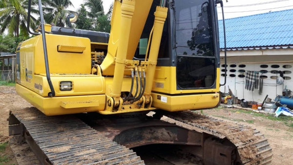 ขายรถแบคโฮ KOMATSU PC130-8 ไมล์ 7438 ชม.ราคา 1700000