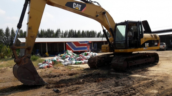 แบคโฮ CAT320D คอมมอลเรล กระบอกดำ ใช้งาน 5,xxx ชั่วโมง ซื้อมือหนึ่งจากเมโทรแคท เจ้าของใช้งานเอง ไม่รับงานนอก ไม่โหลด