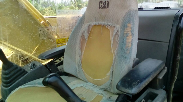 แบคโฮ CAT320D คอมมอลเรล กระบอกดำ ใช้งาน 5,xxx ชั่วโมง ซื้อมือหนึ่งจากเมโทรแคท เจ้าของใช้งานเอง ไม่รับงานนอก ไม่โหลด