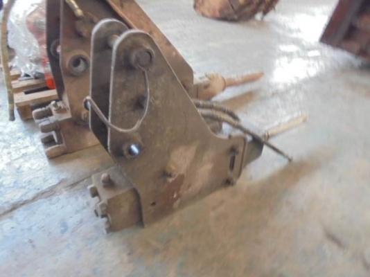 ขายหัวกระแทกสำหรับรถขุด PC 20, 30 , 40 ราคา 70,000 บาท