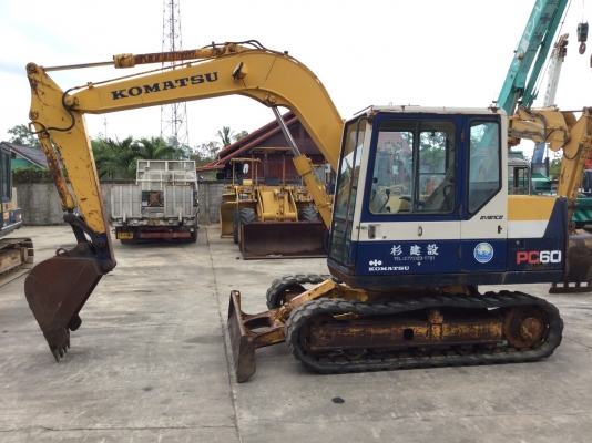 ต้องการขายรถขุดดิน