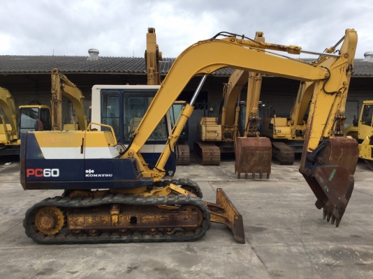 ต้องการขายรถขุดดิน