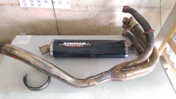 ขายคับ ท่อแต่งทั้งเส้น STRIKER ปลายกับคอเป็นไทเทเนี่ยมคับ ใส่ YAMAHA R1 ปี 99-2003คับ ราคา 6500 คับ ส่งได้ทั่วไทยคับ สนใจติดต่อ 081-0578282 FACEBOOK ชาญณรงค์ ป๊อป ชัยอมฤต ไอดีไลน์ POPBIGBIKESAKON คับ