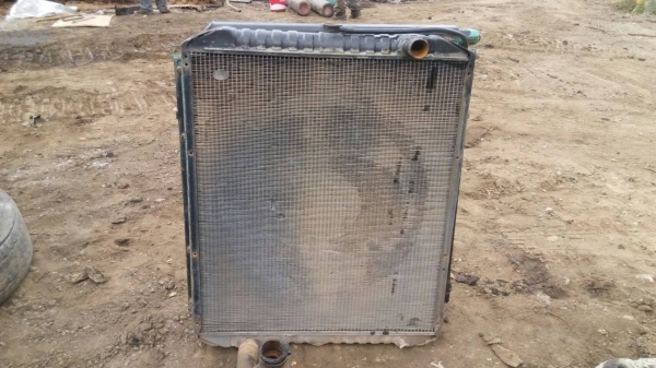 แยกแล้วคับชิ้นส่วนรถแมคโค SK-200-5ใครต้องการหัวเก๋ง แพคอลโทล ออยหม้อนํ้า เครื่อง สนใจรีบนะคับ