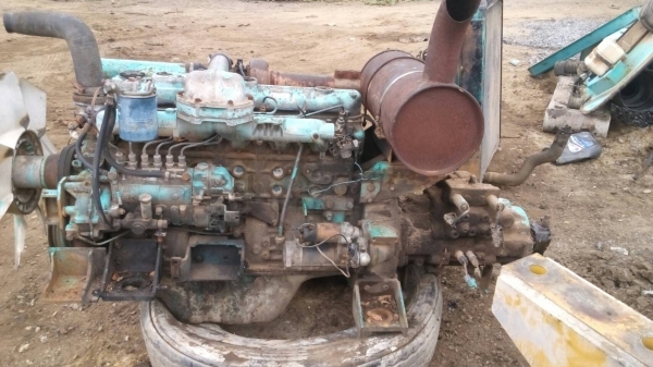 แยกแล้วคับชิ้นส่วนรถแมคโค SK-200-5ใครต้องการหัวเก๋ง แพคอลโทล ออยหม้อนํ้า เครื่อง สนใจรีบนะคับ