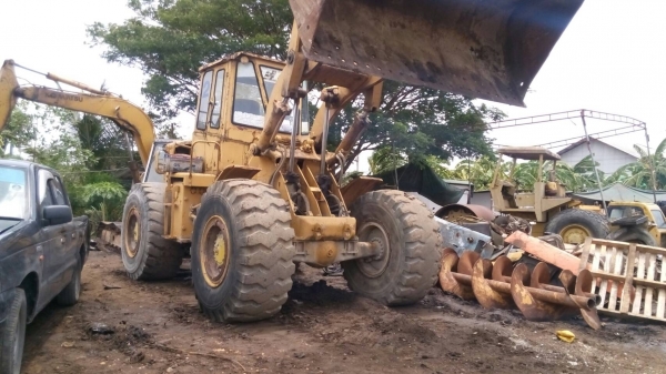ขายรถตักล้อยาง CAT-966-C สภาพสวย เอกสารเล่มทะเบียนทล ออยหม้อนํ้า เครื่อง สนใจรีบนะคับ