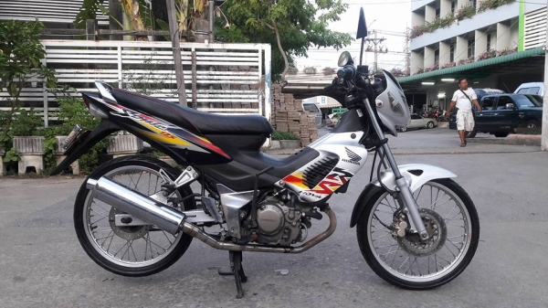 ขายลูกเดียว sonic ปี2546 ขายไม่แพงคับ เล่มครบ