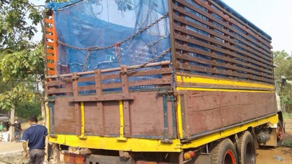 ขายด่วน  สิบล้อเพลาเดียว  hino  kt925  เครื่อง  ho7c  สภาพดี  พร้อมใช้งาน  เอกสารพร้อม