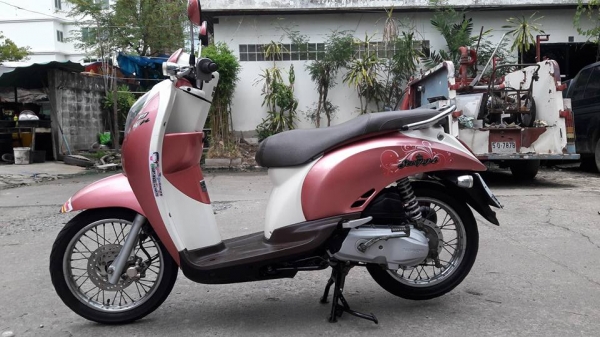 ขายลูกเดียว scoopy ปี2553 ราคาเบาๆ มีเล่มครบ